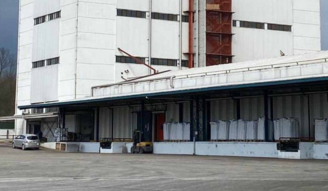Hendek'te bulunan fındık fabrikasının inşaatını üstlenen firmaya bağlı taşeron firma