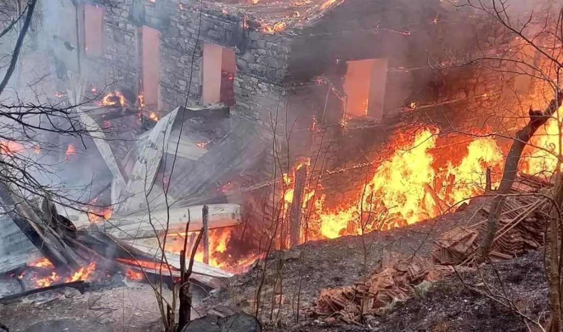 Isparta'nın Sütçüler ilçesine bağlı İbişler köyünde kerpiç bir evde çıkan