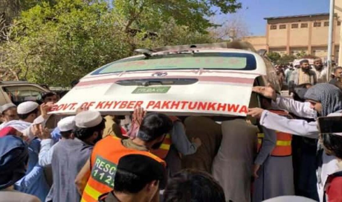 Pakistan yerel medyası, ülkenin Hayber Pahtunhva eyaletinde bir camiye bombalı