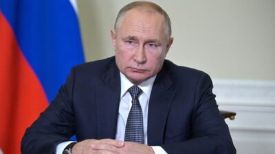 Putin, Trump’a teşekkür etti: Ateşkesin kalıcı bir barışa yol açması gerek Rusya Devlet Başkanı Vladimir Putin, ABD Başkanı Donald Trump’a, Rusya-Ukrayna
