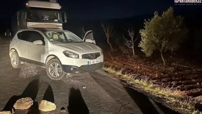 Şanlıurfa’da AKP’li belediye meclis üyesinin aracına silahlı saldırı! Şanlıurfa’nın Birecik ilçesinde, evine gitmekte olan AKP Belediye Meclis Üyesi