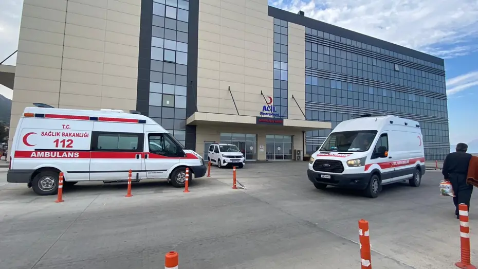 Burdur Bahçeşehir Koleji’nde gıda zehirlenmesi iddiası büyüyor. Başvuru sayısı 34’e