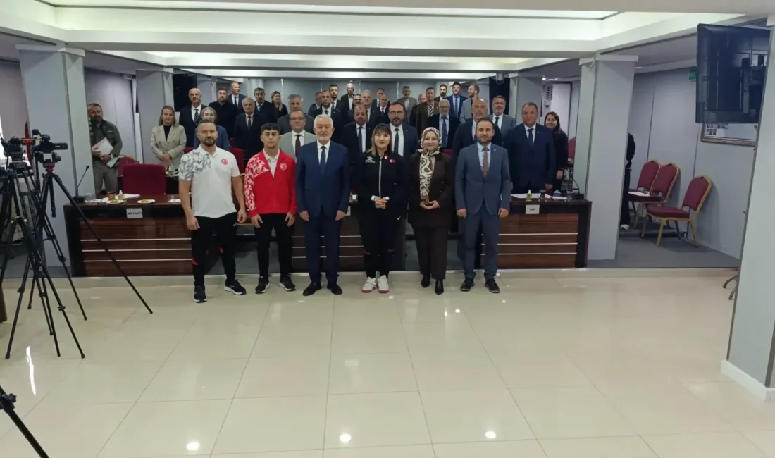 Başkan Başdeğirmen, başarılı sporcuları ödüllendirdi   Isparta Belediyesi Spor