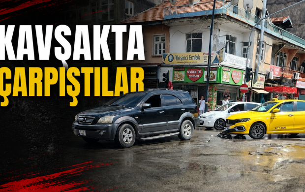 Kavşakta çarpıştılar