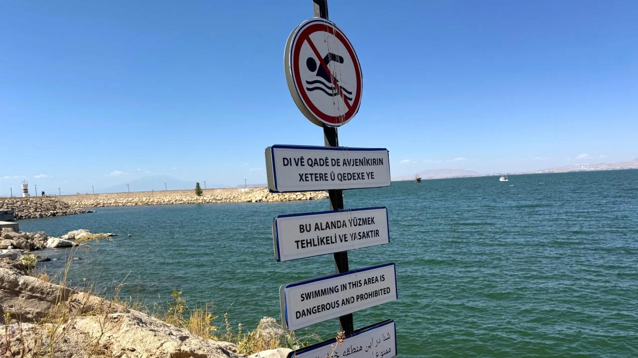 Boğulma riskine karşı cankurtaran uyarılar