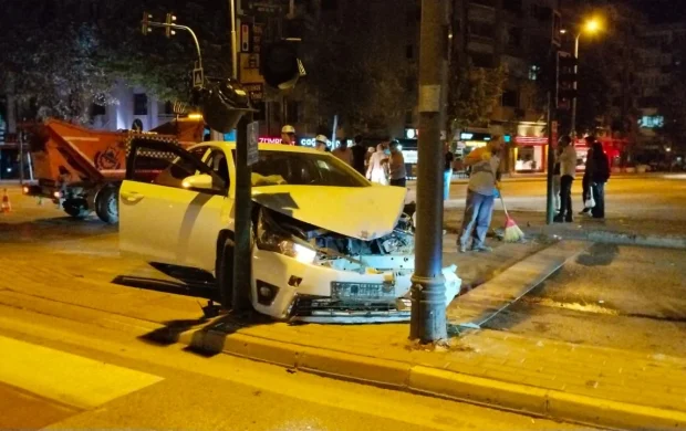 Bursa'da iki otomobil çarpıştı: 7 yaralı