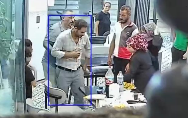 Döner yerken nefes borusu tıkandı! Heimlich kurtardı
