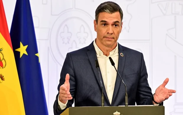 Sanchez: Düzensiz göçmenlerle ilgili dezenformasyonun arkasında İsrail ve Rusya var