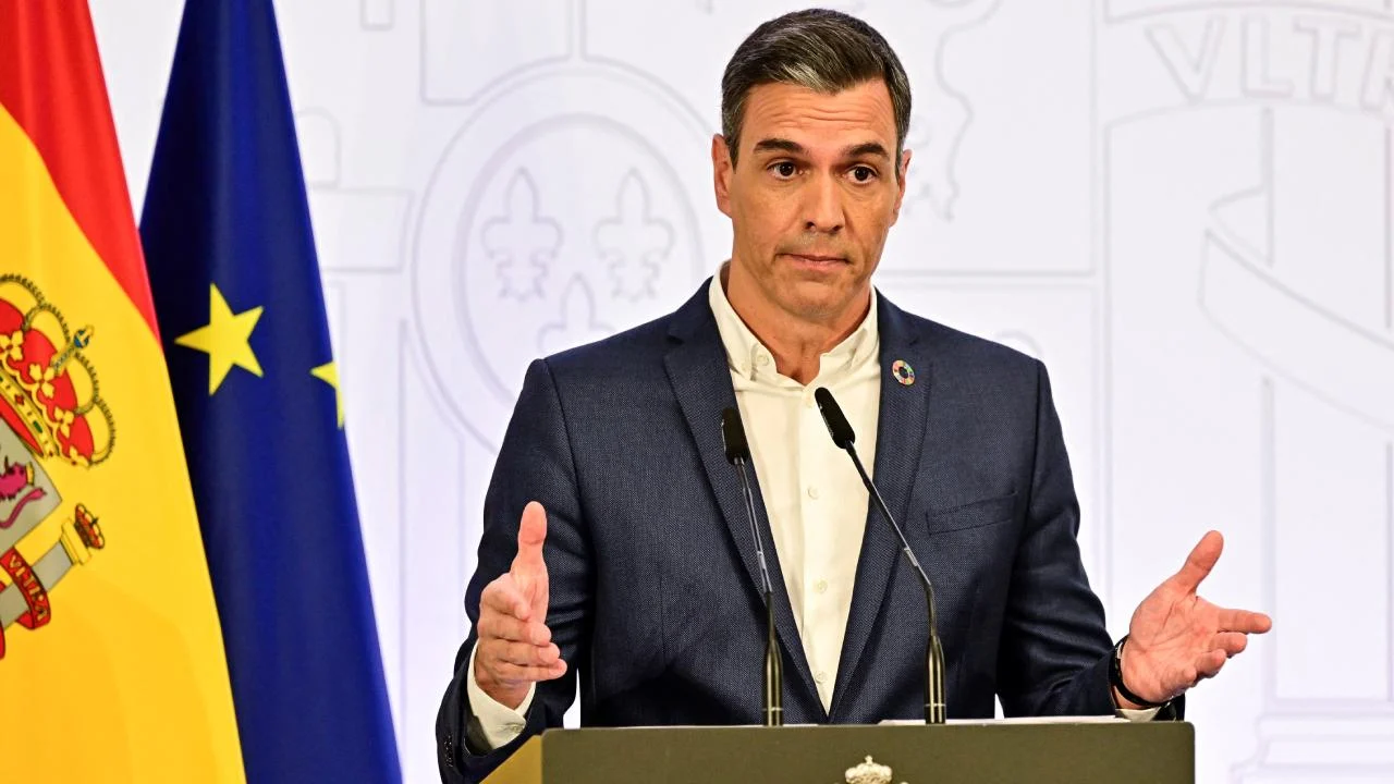 Sanchez: Düzensiz göçmenlerle ilgili dezenformasyonun arkasında İsrail ve Rusya var