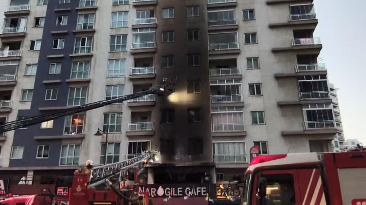 İstanbul'da kafede yangın