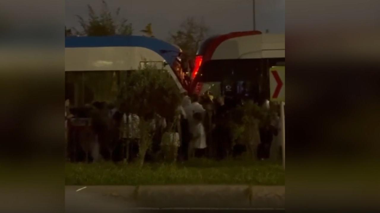 Zeytinburnu'nda iki tramvay çarpıştı
