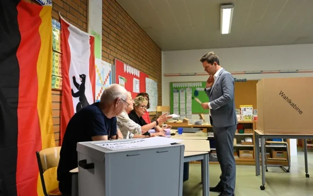 Almanya'da Berlin eyalet meclisi seçimini, başbakanlığa Elif Eralp'i aday gösteren Sol Parti kazandı