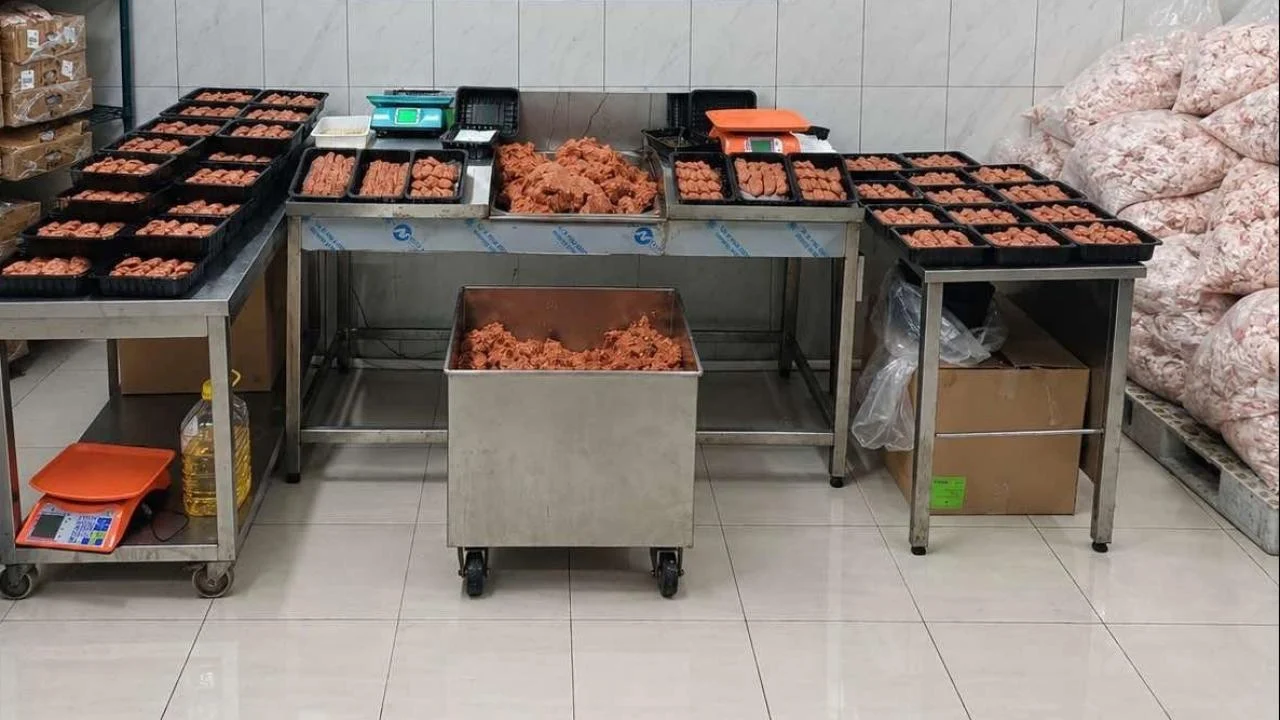 Ankara'da halk sağlığını tehlikeye atan 1333 kilogram et ve et ürünü ele geçirildi