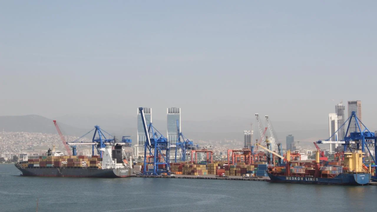 Türkiye'nin komşularına ihracatı 18,2 milyar doları aştı