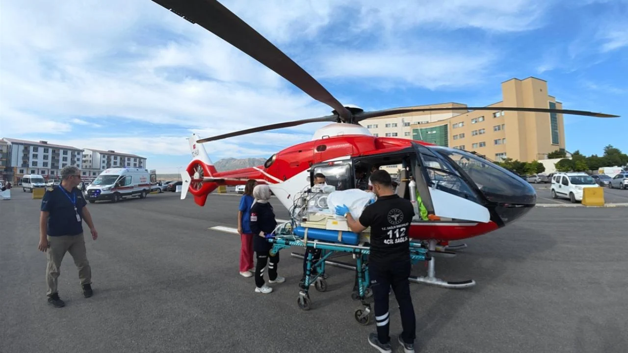 Ambulans helikopter kalp hastası bebek için havalandı