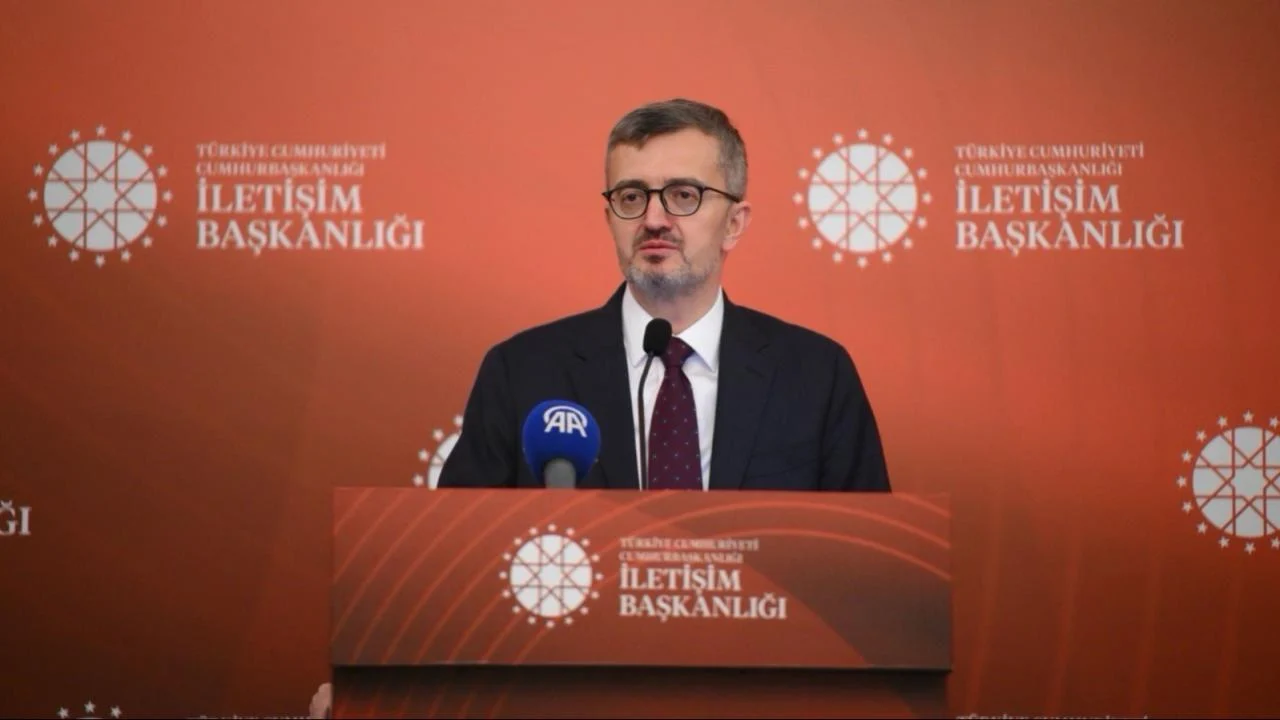 İletişim Başkanı Duran'dan 'Dezenformasyona Dur De' kampanyasına katılan millilere teşekkür