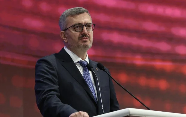 Burhanettin Duran: Geleceğimize kasteden yapılara geçit vermeyeceğiz