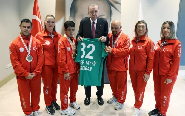Cumhurbaşkanı Erdoğan, Türkiye Özel Sporcular Spor Federasyonu temsilcilerini kabul etti