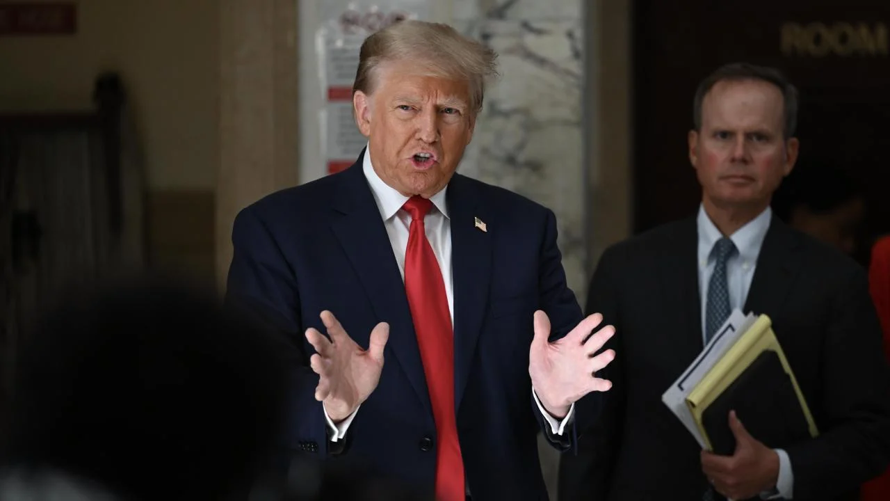 Trumpın yasağının ardından: Muhabirler Beyaz Saraya alınmadı