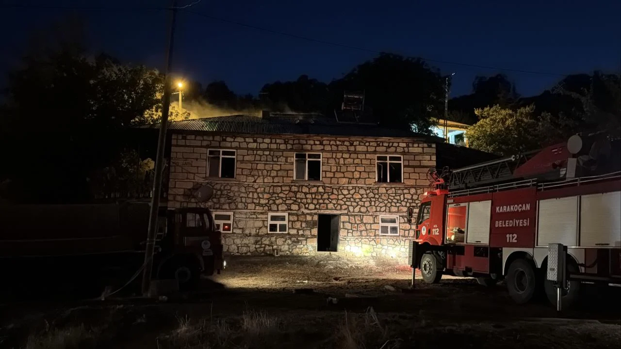 Elazığ'da ev yangını: Karı koca hayatını kaybetti