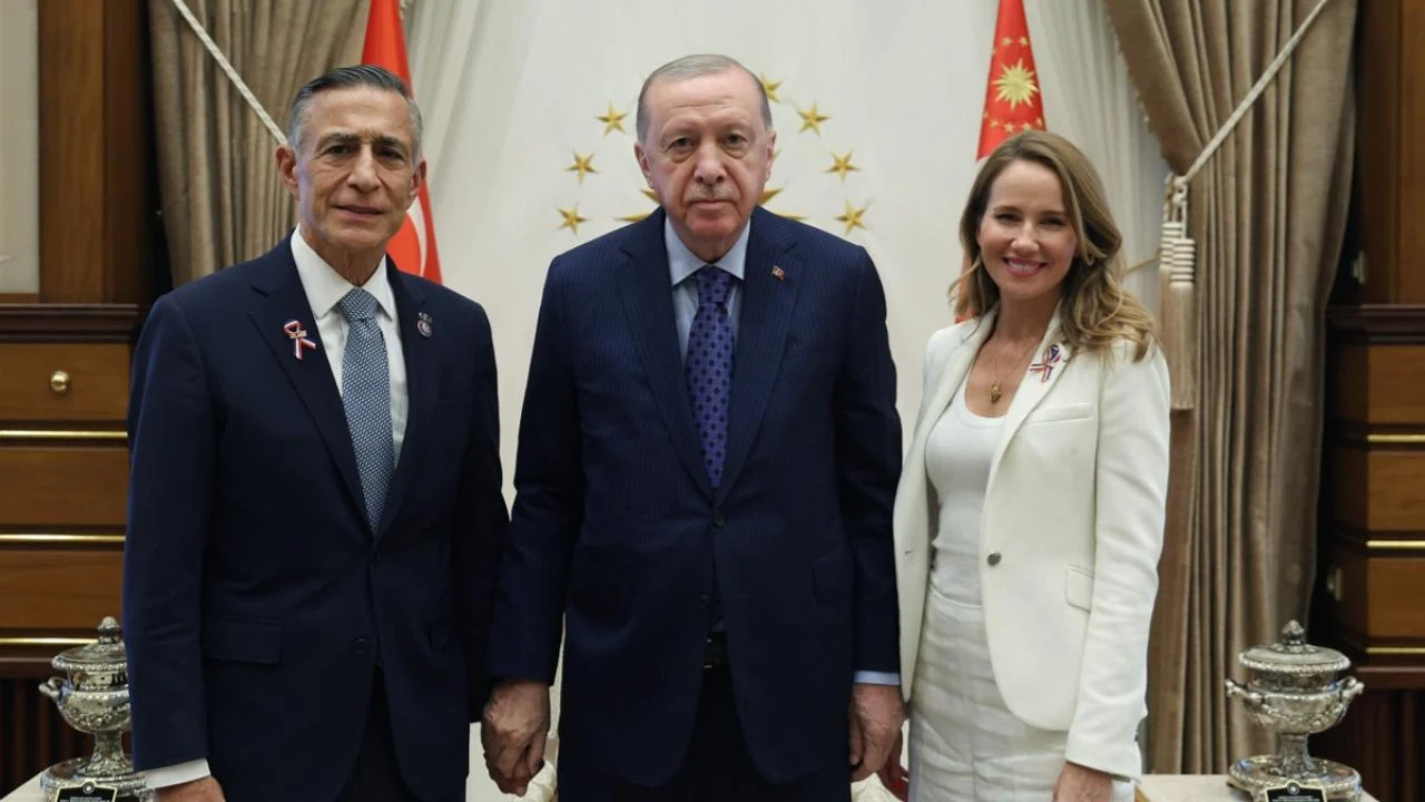 Erdoğan, ABD Temsilciler Meclisi Üyesi Issa'yı kabul etti