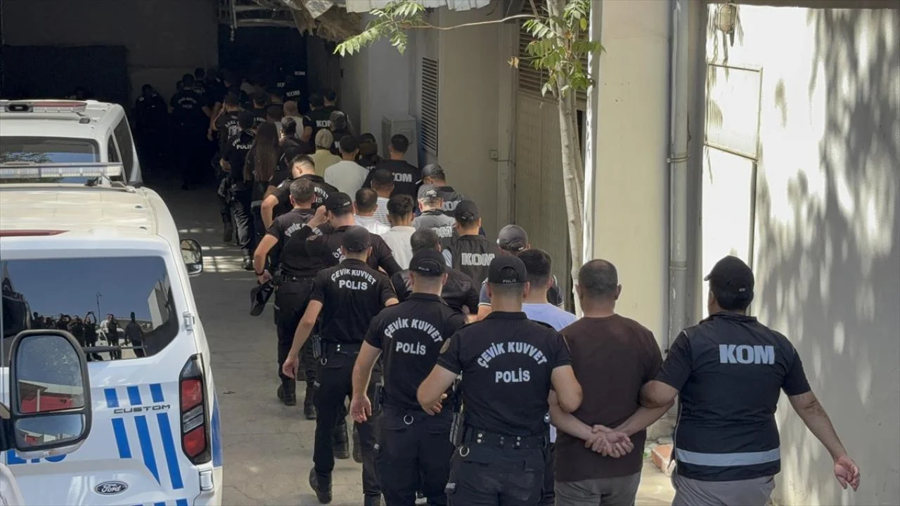 Gaziantep'te suç örgütüne yönelik operasyonda 18 tutuklama