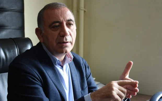 Gürsel Tekin'in CHP İstanbul İl Başkanlığı görevi sona erdi