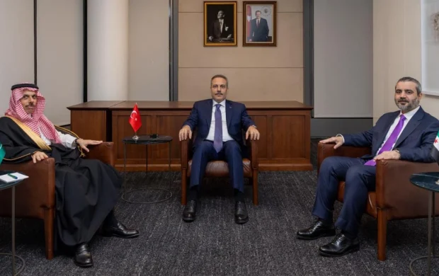 Bakan Fidan, TürkiyeSuriyeSuudi Arabistan Üçlü Dışişleri Bakanları toplantısına ev sahipliği yaptı