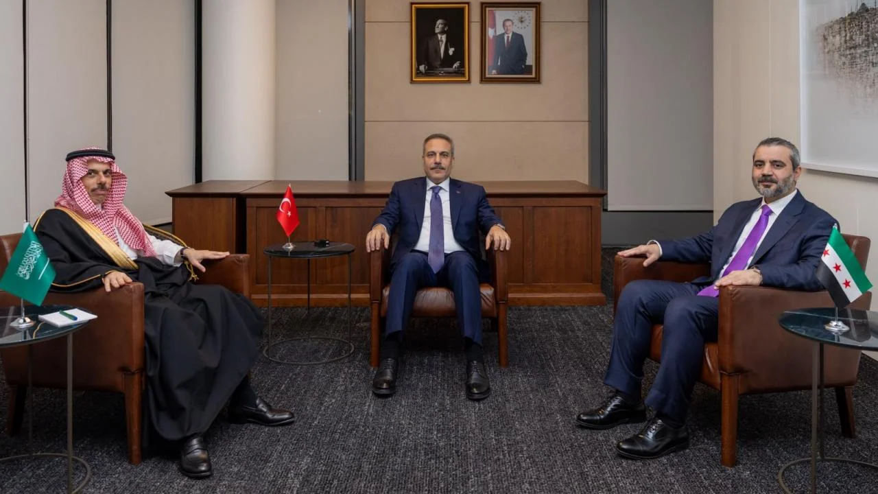 Bakan Fidan, TürkiyeSuriyeSuudi Arabistan Üçlü Dışişleri Bakanları toplantısına ev sahipliği yaptı