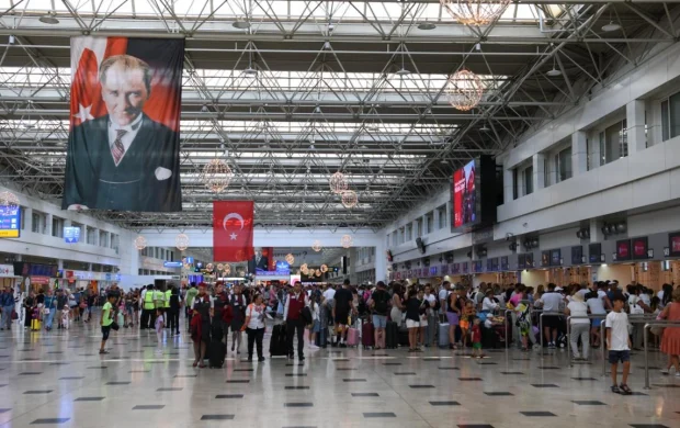Hava yoluyla 8 ayda 167,5 milyon yolcu seyahat etti