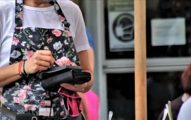 Yapay zeka üretimi menü görselleri ters tepti: Müşteriler restorandan kaçıyor