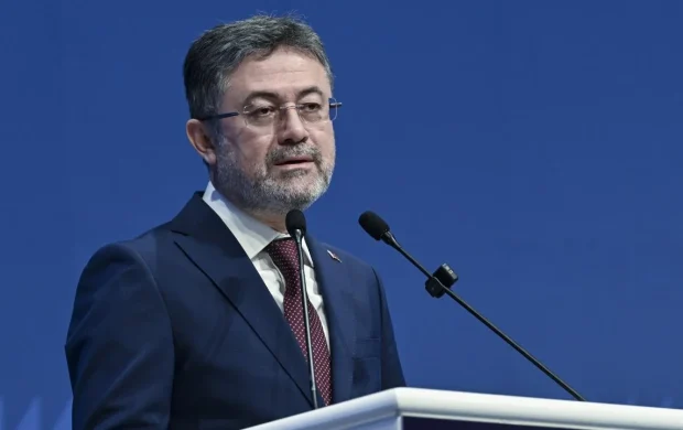Bakan Yumaklı: 789 bin dekarlık örtü altı üretim alanına sahibiz
