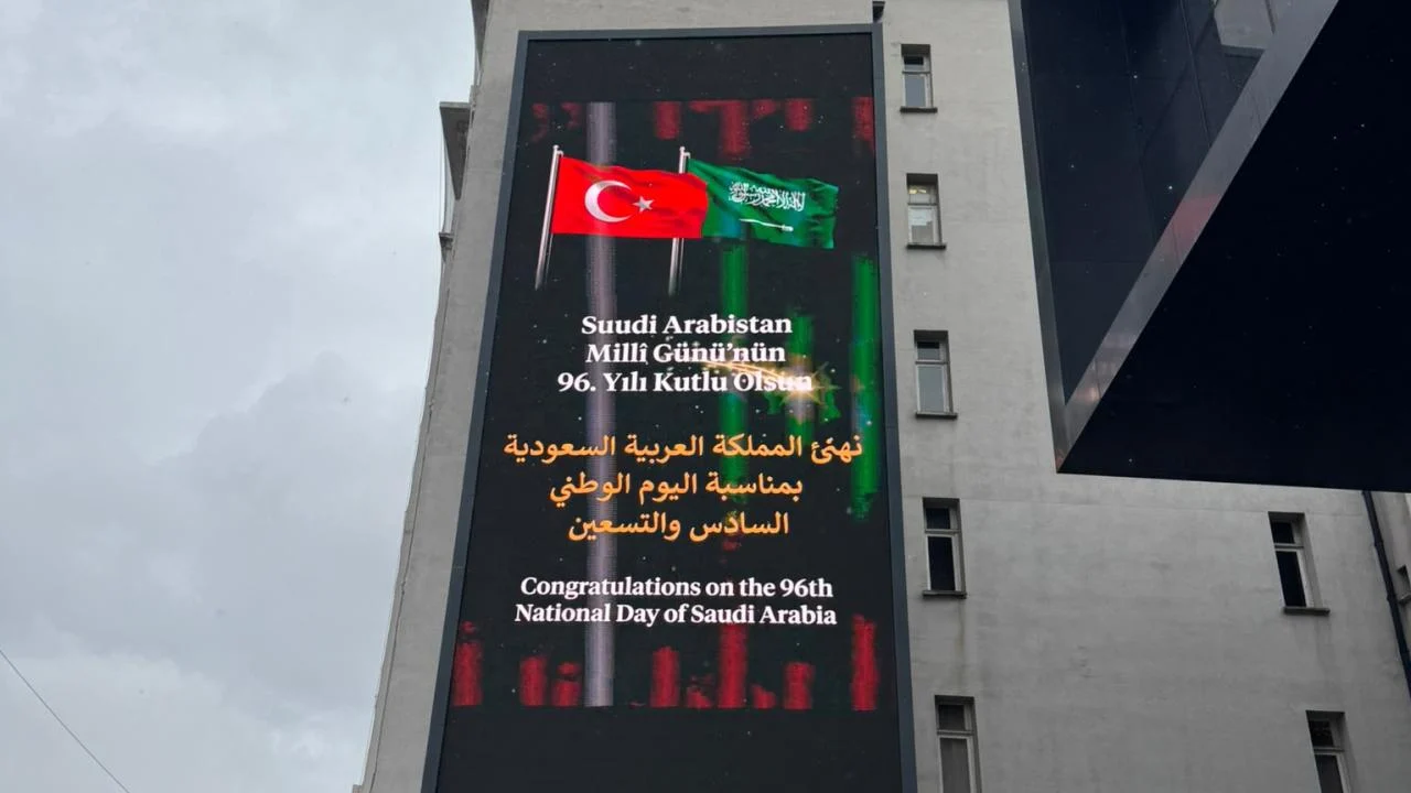 Ankara ve İstanbul'un simge yapılarında Suudi Arabistan Milli Günü'ne özel iletişim çalışması