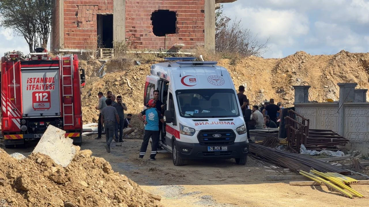 Başakşehir'de inşaat alanında toprak kayması: 1 işçi göçük altında
