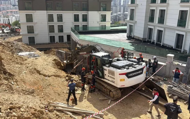 Başakşehir'de inşaat alanında toprak kayması: 1 ölü