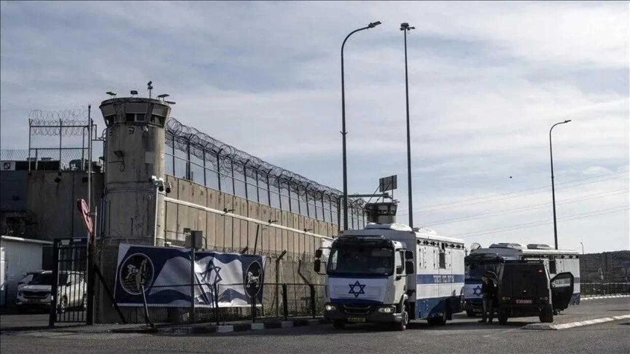 Soykırımcı İsrail hapishanesindeki hamile Filistinli esir, avukatına hapishanedeki kötü muameleyi anlattı