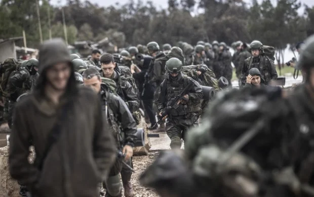 Eski İsrail Başbakanı Bennett: İsrail ordusu çöküş riskiyle karşı karşıya