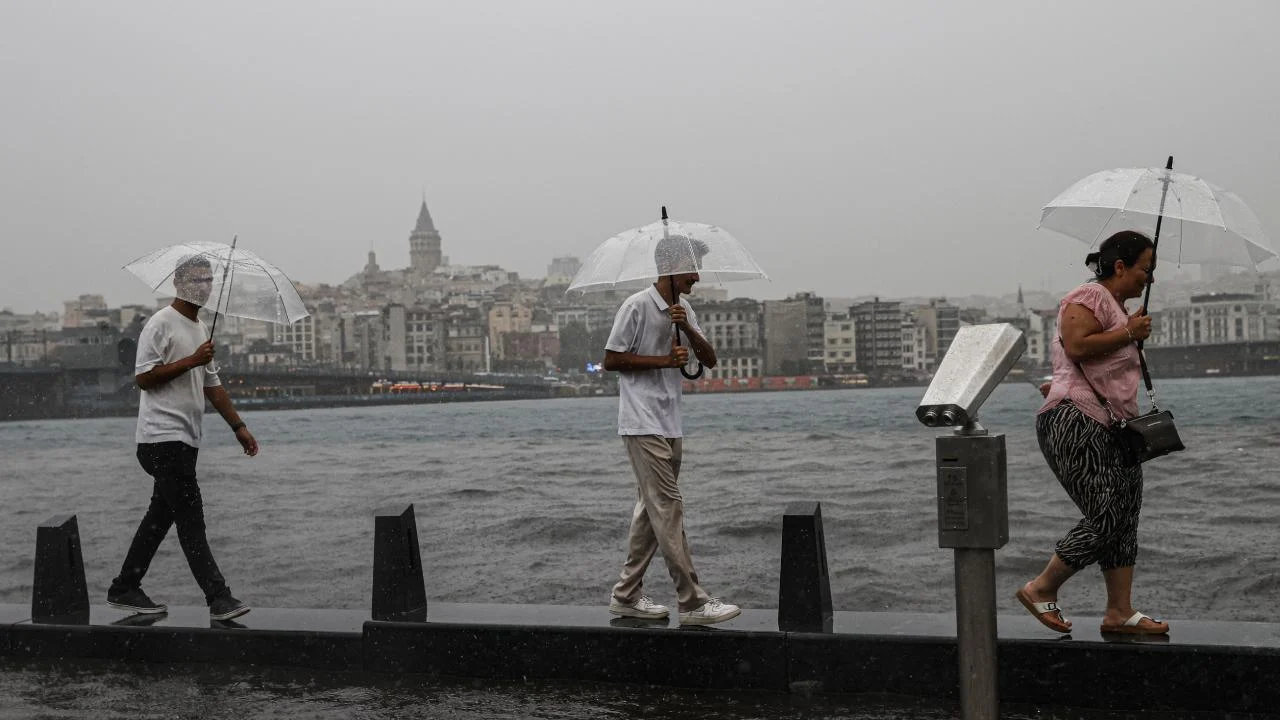 İstanbul için sağanak uyarısı: Metrekareye 100 kilogram yağış düşecek