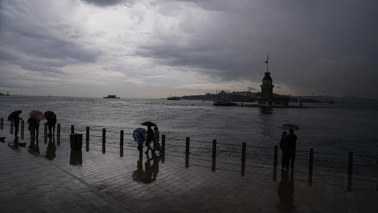 Serin ve yağışlı hava etkili oluyor: 20 il için sarı kodlu uyarı