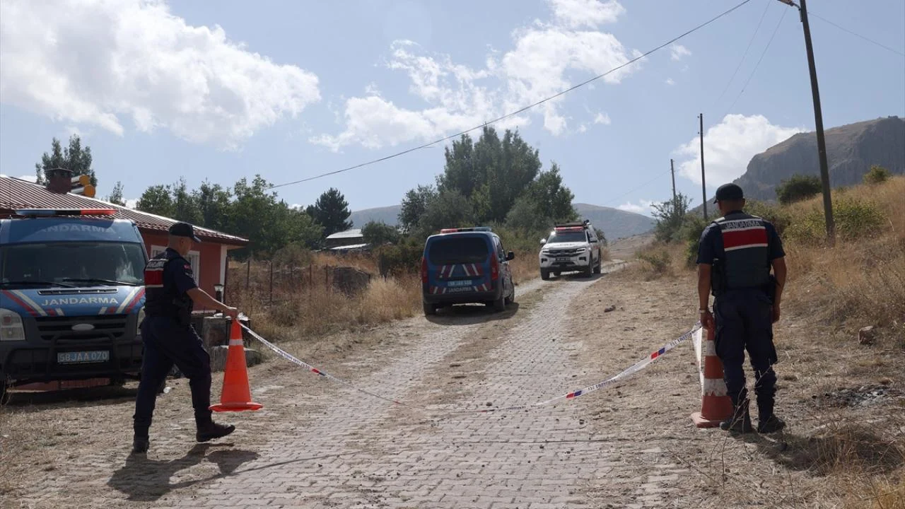 Sivas'ta kaybolan 11 aylık bebeği arama çalışmaları sürüyor