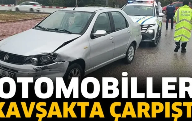 Otomobiller kavşakta çarpıştı