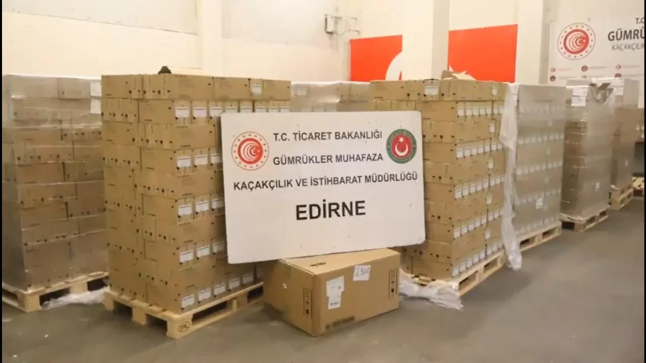 Kapıkule Gümrük Kapısı'nda 79 bin adet kaçak ürün ele geçirildi