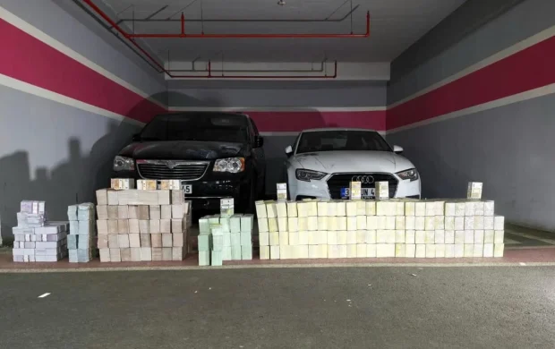 Vanlı Kara Haydar'ın otoparkındaki araçlardan servet çıktı