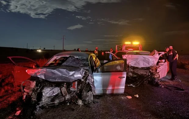 Karaman'da iki otomobil çarpıştı: 2 kişi öldü, 5 kişi yaralandı