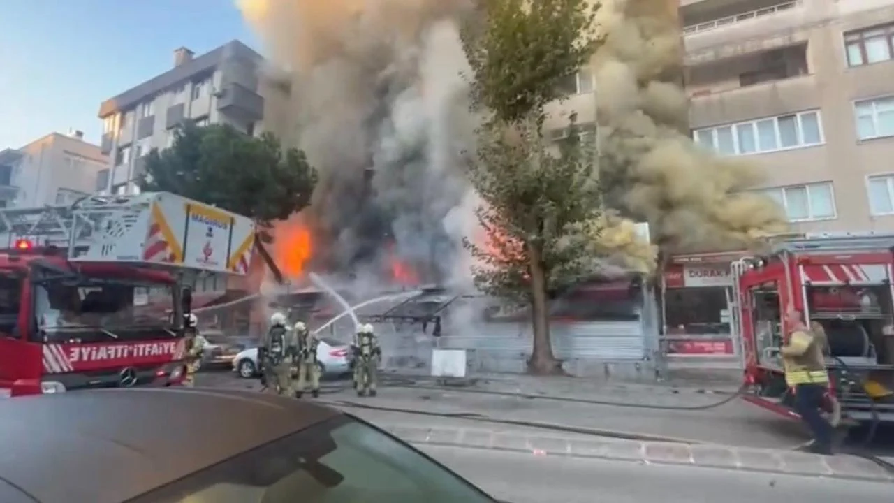 İstanbul'da market yangını