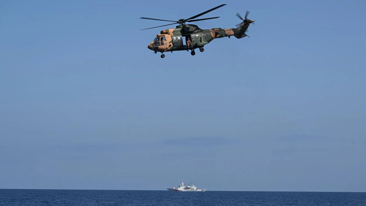 Girne'deki feribot kazasında kaybolan 20 kişiyi arama çalışmaları devam ediyor