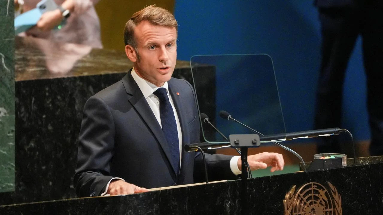 Macron'dan çocukları korumak için yapay zeka modellerinin incelenmesi çağrısı