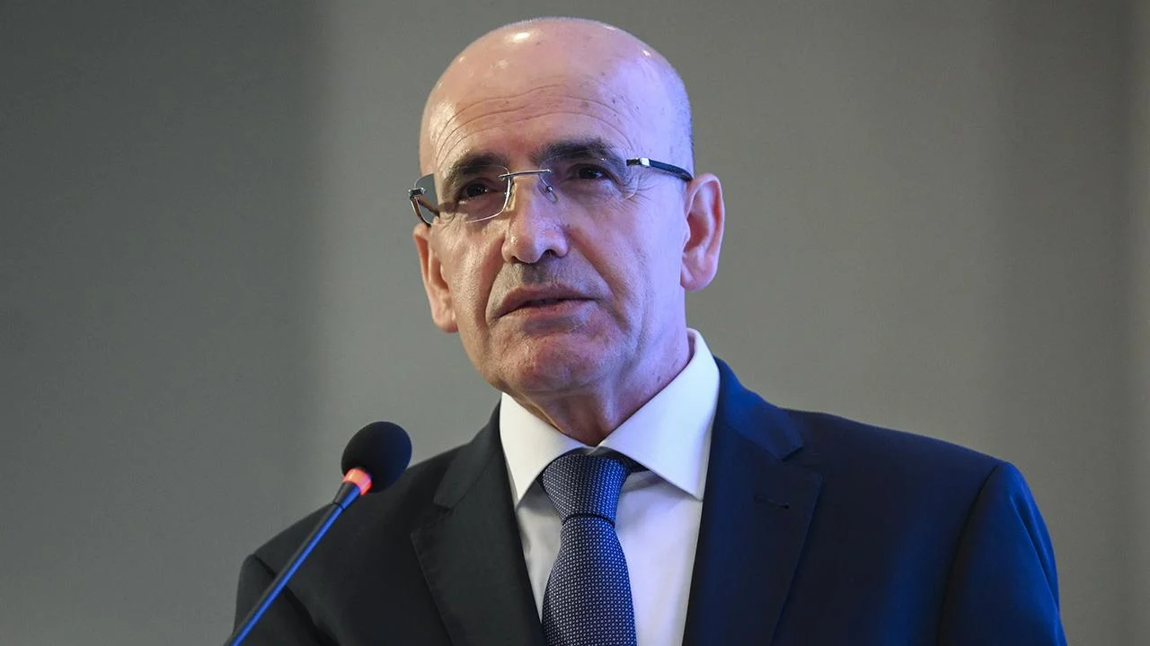 Bakan Şimşek istifa ettiği iddialarını yalandı