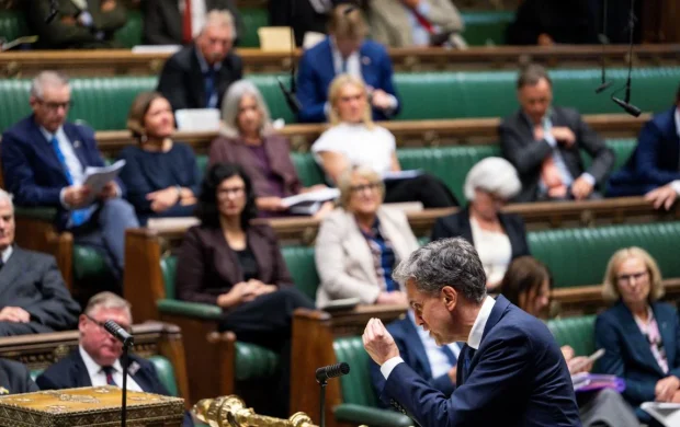 İngiltere Dışişleri Bakanı Miliband: İsrail hükümeti dostlarını kaybediyor
