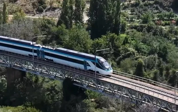 Milli elektrikli hızlı tren saatte 250 kilometreye ulaşarak rekorunu geliştirdi